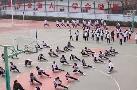 湖人险胜步行者！湖人赛后传来两个好消息，40岁詹姆斯再创神迹！